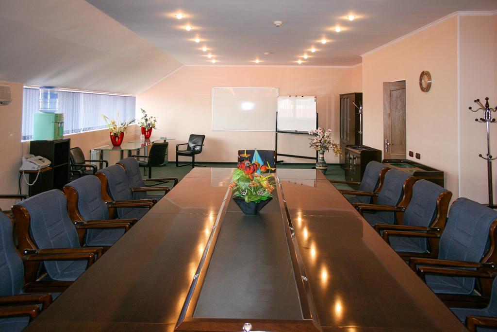 Rahat Hotel Aktau  Bagian luar foto